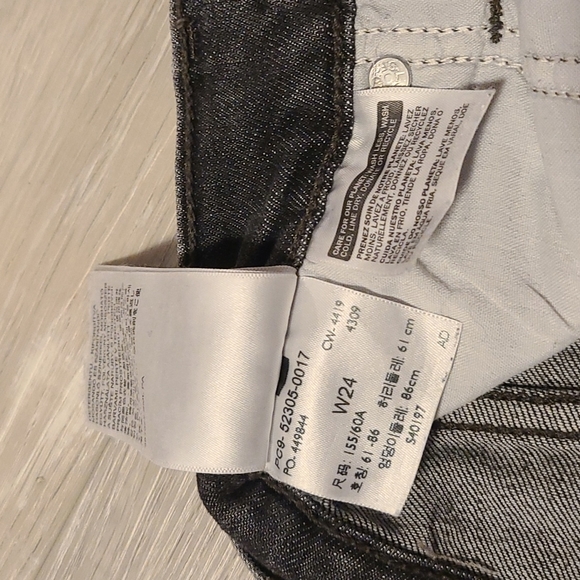 🌬️Levi's Wedgie Skinny Stretch Jeans in Grey - Picture 9 of 16